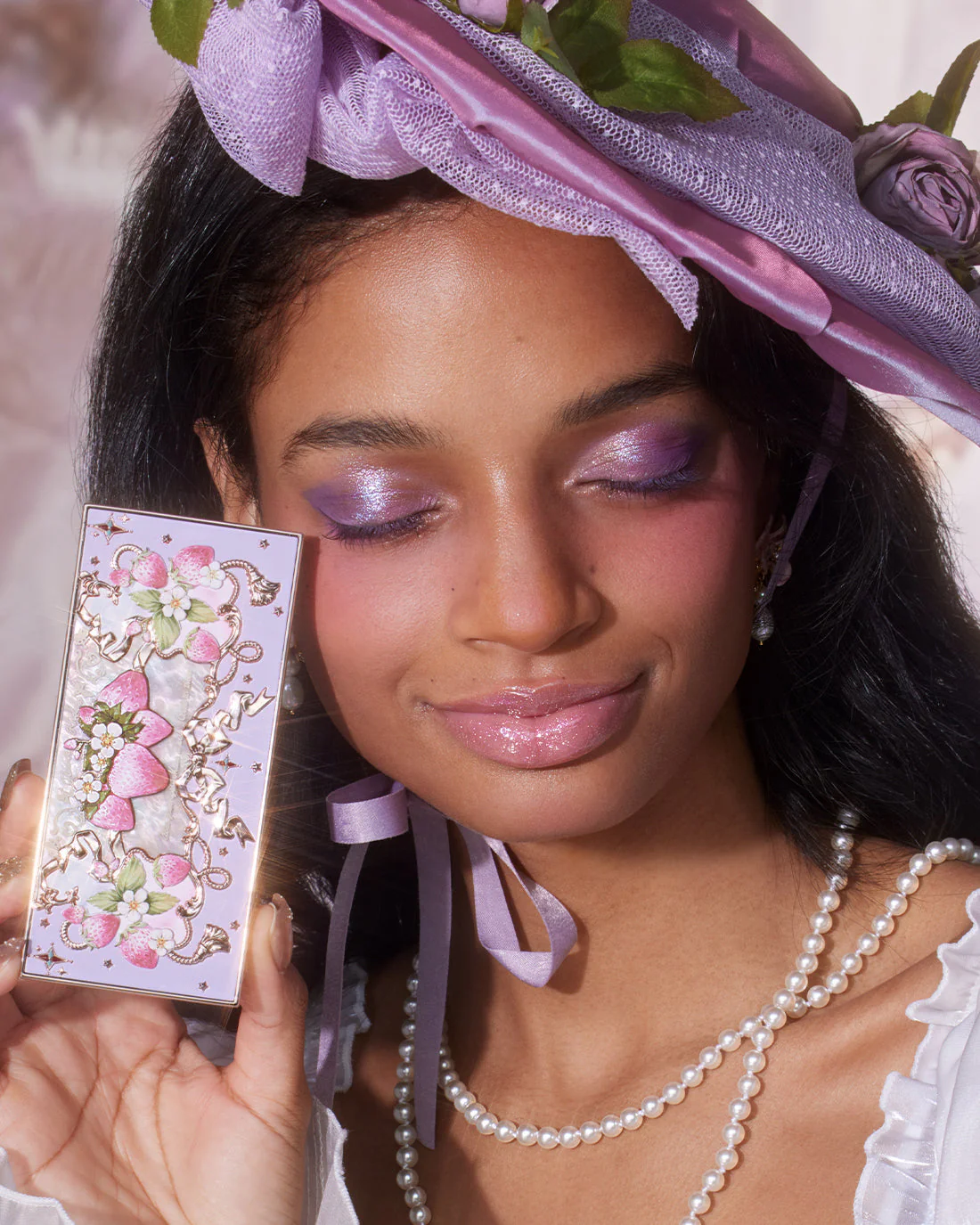 Flower Knows Strawberry Rococo Series Five-Color Eyeshadow Palette - Image 5
